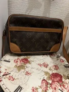 Louis Vuitton モノグラムショルダーバッグ