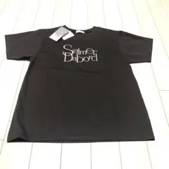 今日だけ価格。新品。LINOLUCEブラウンに英字刺繍がオシャレな綿混カットソー