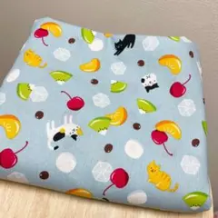 50ｃ綿シーチング生地★布★あんみつ和のフルーツとネコ猫ネコ柄ハチワレ三毛猫黒猫