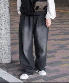 タックワイドデニムパンツ　ジーンズ　黒　S