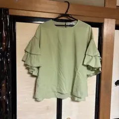 ライトグリーン フリル袖 トップス