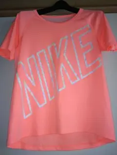 Nike ネオンオレンジ トップス