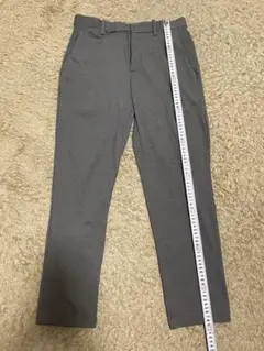 ユニクロ　メンズグレー ストレートパンツ グレー