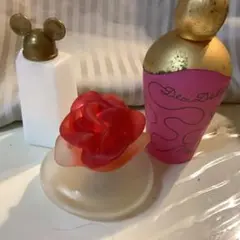 花の形の香水空きボトルセット、ミッキー型キャップのコンデイショナー残3分の1