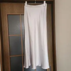 エミ　サテンスカート