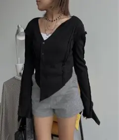 SHAGGIE カットオフフロントボタンデザインリブトップス
