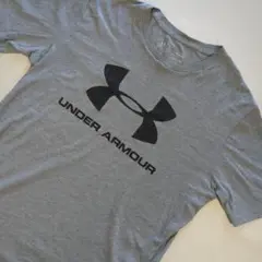 UNDER ARMOUR グレー Tシャツ Sサイズ