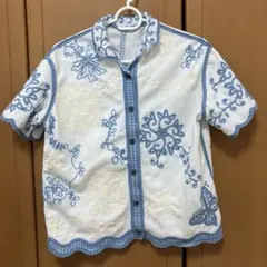 刺繍ブラウス　レトロ感　蝶　匿名配送
