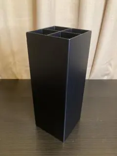 ブラックの傘立て 4区画