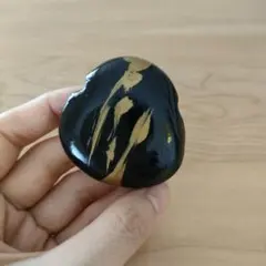 漆玉　黒に金模様のアクセサリー