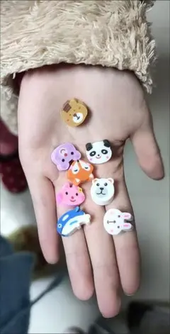 動物キャラクターピンバッチ8個セット