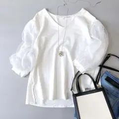 美品⁑クラスラウンジ　自由区　チュールスリーブプルオーバー　ホワイト　ブラウス