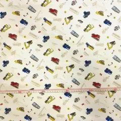 ☆働くくるま柄☆オックス　オフ白地　110㎝巾×50㎝　入園・入学などに