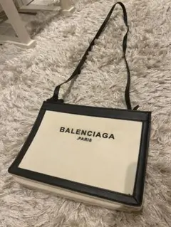 バレンシアガ ショルダーバッグ