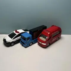 ワナナバニ園　テコロジートミカ TT-02 トヨタハイエース消防指揮車 テコロジートミカ TT-02 トヨタ ハイエース 消防指揮車 - YouTube
