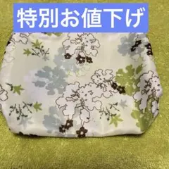 新品レトロ模様【小物入れ・化粧ポーチ】【約15x約9cm・マチ4cm】