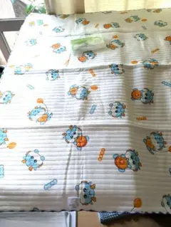 【新品】ベビーおくるみ＆爪切りセット