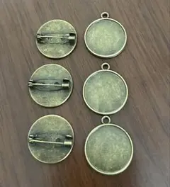 カボション　ミール皿×3 ブローチピン×3 (6個セット)