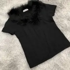 【KUMIKYOKU SIS】ファー付き黒半袖トップス