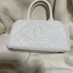 SALE最終❗️可愛いCHANELの白バッグです❣️。