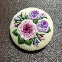 30.刺繍ブローチ　ハンドメイド