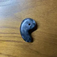 黒色の勾玉