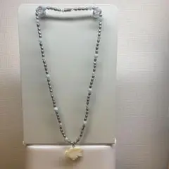 ハンドメイド 青色 グレー パールビーズネックレス 鳥のペンダント付き