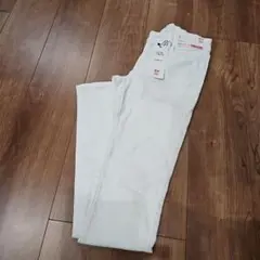 ユニクロ ウルトラストレッチ スキニーパンツ 24
