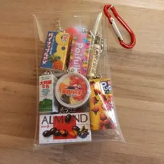 ガチャ詰めポーチ　お菓子・アイス・牛乳