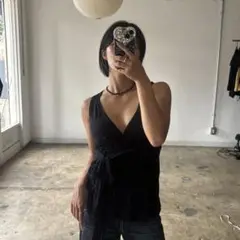 ru gimmick v-neck tank top 海外ガール
