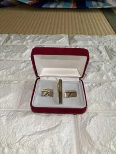 dunhillネクタイピンとカフスボタンセット