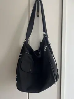 ブラック ショルダーバッグ