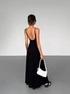 新品✨シンプルロングワンピース❤️バックオープンデザイン