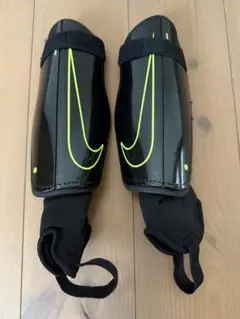 ナイキ　レガース　すねあて