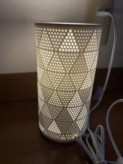 ニトリ　テーブルランプ　ジオメトリ