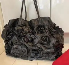 ヴァレンティノのお花がたくさん本革トートバッグ
