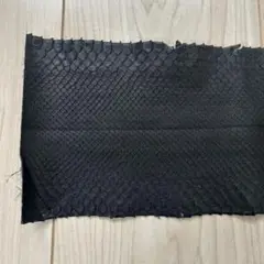 ダイアモンドパイソン 革 レザー ハギレ マットブラック