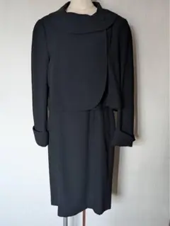 ユキ　トリイ　礼服　セットアップ