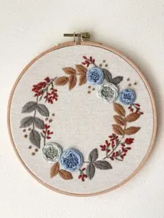 フランス刺繍　完成品　20cm 木枠（真鍮金具）付き #14