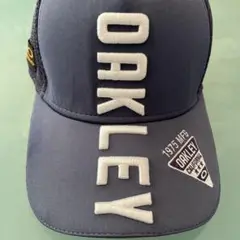 OAKLEY ネイビー トラッカーキャップ