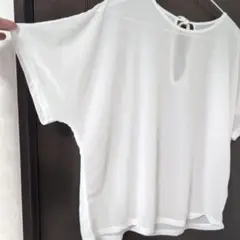 GU　ホワイト シアーTシャツ リボンつき半袖