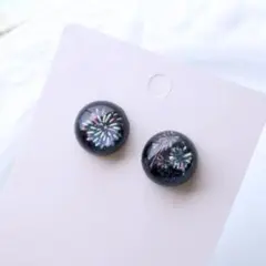 耳元に咲く大きな花火
