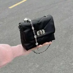 ブラックショルダーバッグ キルティングデザイン