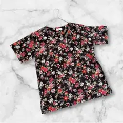 半袖シャツ　カットソー　ブラック　花柄　肩パッド入り　フリー