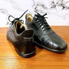 美品 BURBERRY 25.5 レザースニーカー シューズ　黒 ブラック