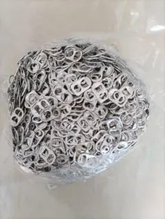 アルミ缶のプルタブ