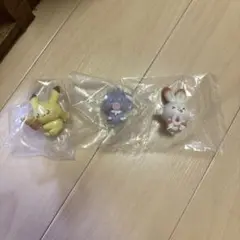ポケピースsweetsshopマスコットピカチュウニャスパーフィギュア3個セット