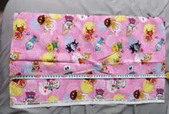 アンパンマンキャラクター　はぎれ　約30cm x 60cm　約70cm✕25cm