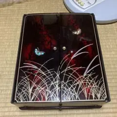 漆塗風　文箱 蝶　草模様 仕切り付き　引き出し付き　プラスチック製