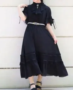 axesfemme カメオ付フレア袖ワンピース